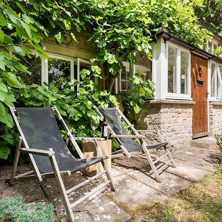 Architect Designed Cosy Cotswold Stone Cottage Quenington Экстерьер фото